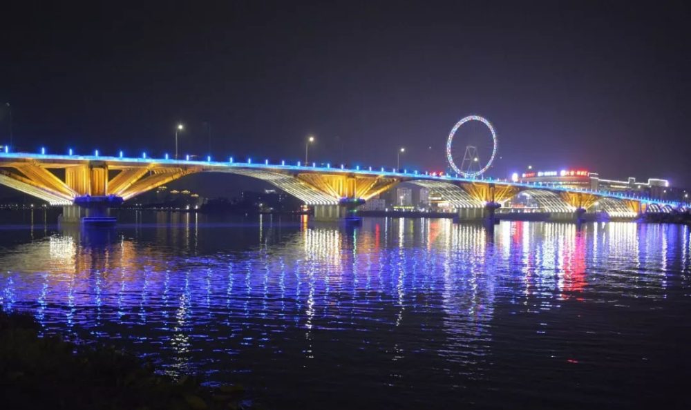 商業(yè)建筑亮化設(shè)計的核心要素是什么？